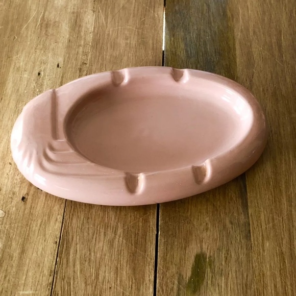 Vintage 1980s Retro Modern Ceramic Ashtray, Peach Tone, Art Deco Curves - Picture 6 of 8